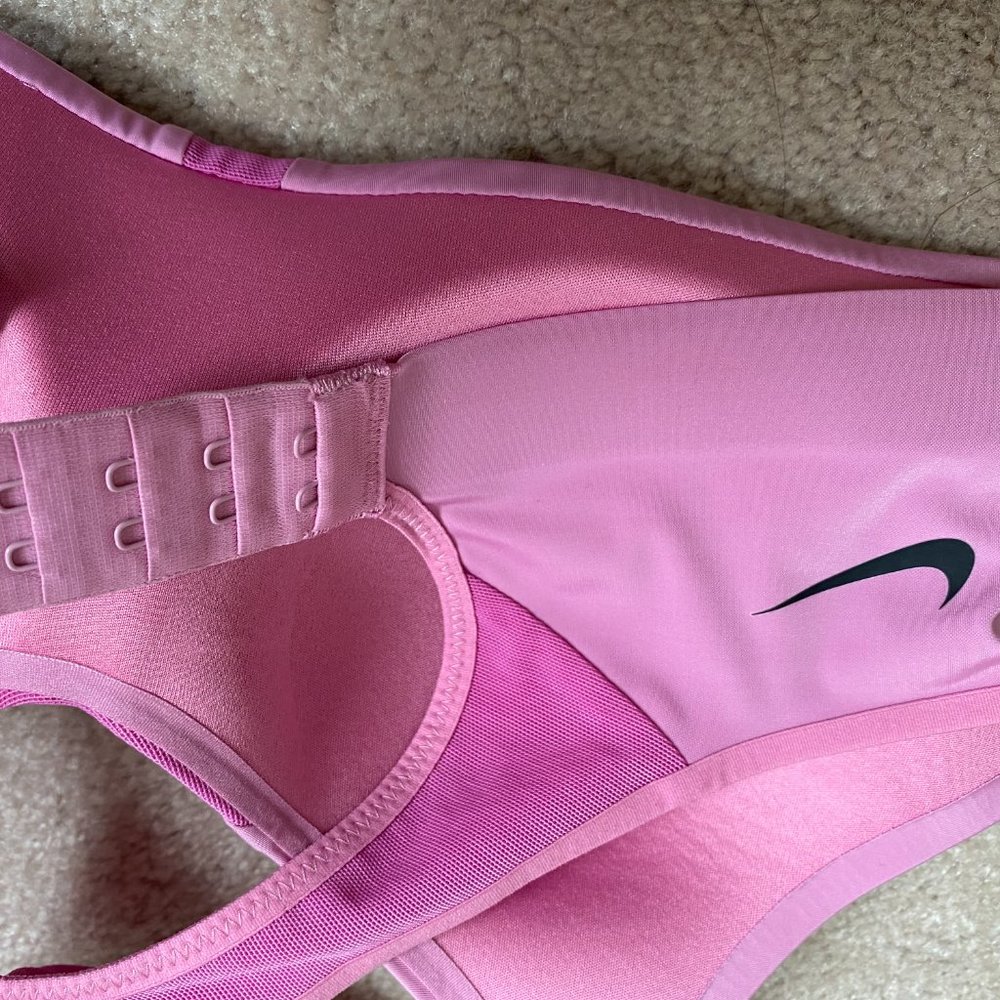 Nike Sports Bra Size S - Picture 7 of 7